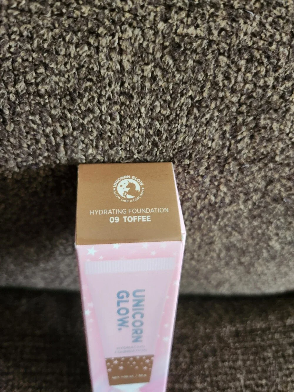 Unicorn Glow Hydrating Foundation 09 Toffee New